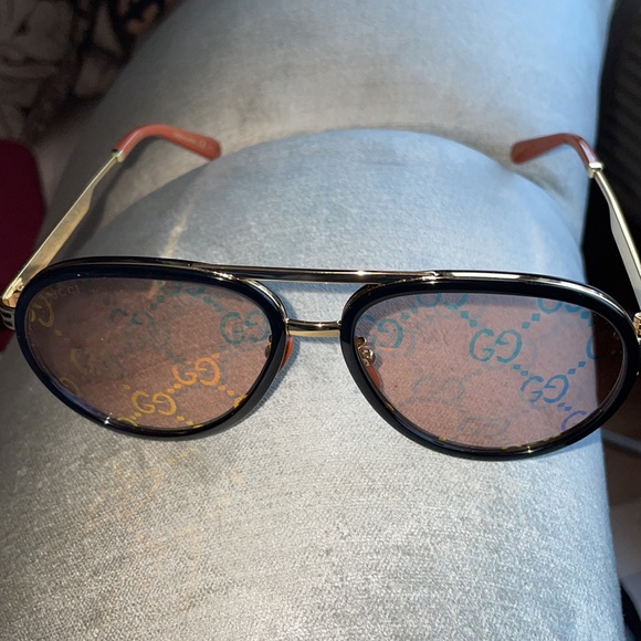 Nwot Authentic GG sunglasses (unisex) - Picture 14 of 16